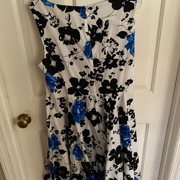 New w/o tags sleeveless dress - Picture 3 of 4